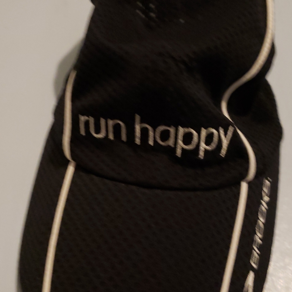 Run Happy hat